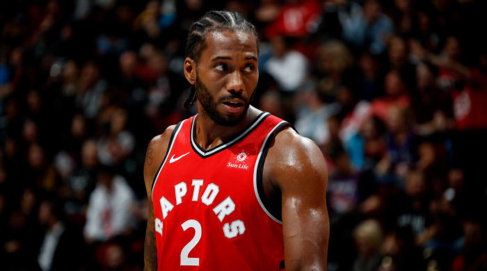 kawhi_leonard_raptors_marquee_.jpg